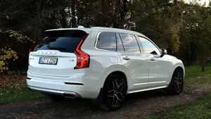 Volvo XC90 B5 D AWD Geartronic Momentum Bild 5