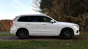 Volvo XC90 B5 D AWD Geartronic Momentum Bild 4