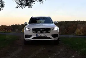 Volvo XC90 B5 D AWD Geartronic Momentum Bild 2