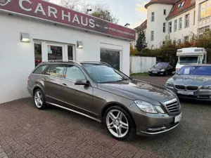 Mercedes-Benz E 300 T Elegance BlueTec Hybrid*Distronic*Panora