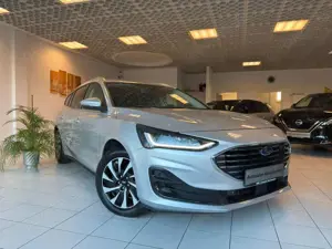 Ford Focus Turnier Titanium*AHK*Navi*LED*Tempomat*