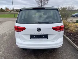 Volkswagen Touran 2.0 TDI DSG Comfortline NAVI+LED+PARKASSI Bild 4