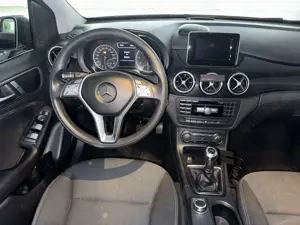 Mercedes-Benz B 180 (BlueEFFICIENCY)