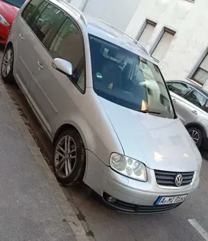 Volkswagen Touran 2.0 TDI DSG Highline