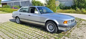 BMW 750 iL E32