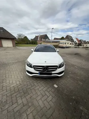 Mercedes-Benz E 300 de T 9G-TRONIC Avantgarde
