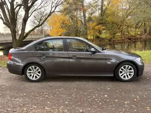 BMW 320 E90 320d Automatik 2 Hand M47 Scheckheft Bild 5