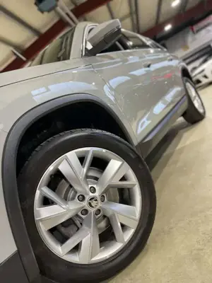 Skoda Kodiaq STYLE 4X4+SHZ+7-SITZ+KAMERA+SPURH.+1 J. GARANTIE Bild 3