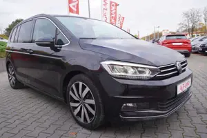 Volkswagen Touran 2.0 TDI Highline SHZ VC LED Navi Panorama Bild 3