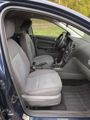 Ford Focus Turnier 1.6 Bild 4