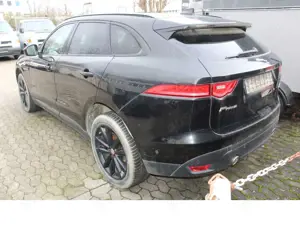 Jaguar F-Pace Prestige 30d AWD MOTORSCHADEN Bild 4