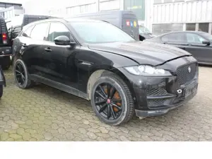 Jaguar F-Pace Prestige 30d AWD MOTORSCHADEN Bild 3