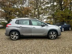 Peugeot 2008 Allure*97.000 km*HU 06/2026* Bild 4