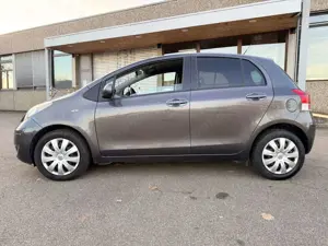 Toyota Yaris Sol Bild 5