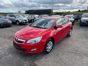 Opel Astra J Lim. 5-trg. Design Edition 1.Hand AHK