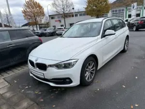 BMW 320 i Touring Sport Line *NAVI.SPORTSITZE.PDC*