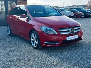 Mercedes-Benz B 200 AUTOMATIK LEDER KLIMA PDC PANO EXCLUSIVPAK Bild 4