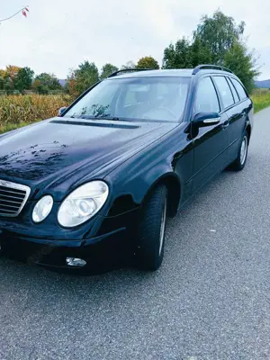 Mercedes-Benz E 240 E-Klasse T-Modell T Classic