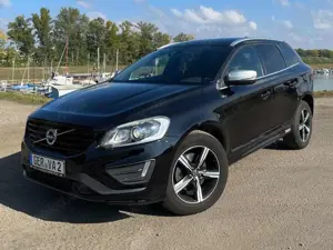 Volvo XC60 Momentum 2WD-R Design innen und außen-Xenon-Ahk