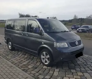 Volkswagen T5 Caravelle 9-Sitzer Diesel