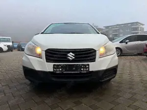 Suzuki SX4 Bild 2