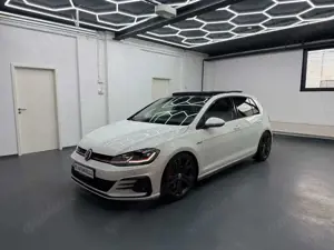 Volkswagen Golf GTI Performance  *ACC*DCC*PANO*KAM*ALCANTARA*