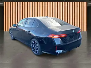 BMW 520 iA M Sport*HeadUp*Komfortsitze*UPE 78.000€ Bild 4