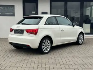 Audi A1 attraction°Klima°PDC°SHZ°S-Heft° Bild 3