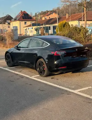 Tesla Model 3 Bild 2