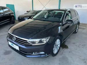Volkswagen Passat Variant 1.8 TSI DSG Highline*LED*Navi*