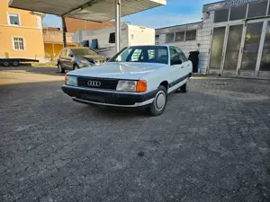 Audi 100