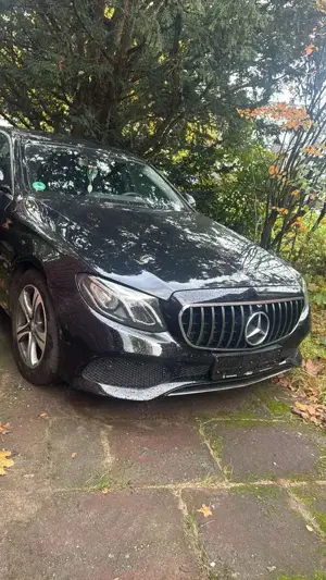 Mercedes-Benz E 220 d 9G-TRONIC