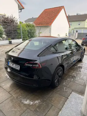 Tesla Model 3 Standard Reichweite Plus Hinterradantrieb Bild 3