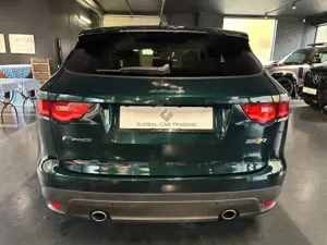 Jaguar F-Pace Portfolio 3,0 D AWD SVO PREMIUM GREEN Bild 4