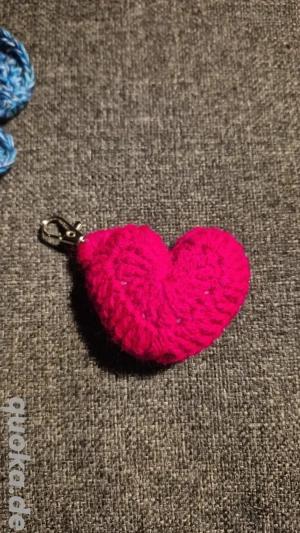 Anhänger Herz Handarbeit gehäkelt