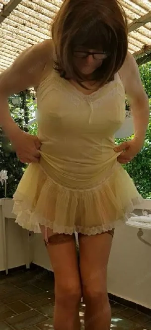 Pre OP Transe sucht starke Männer die mich besuchen Bild 6