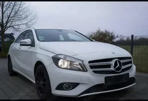 Mercedes-Benz A 180 A 180 (BlueEFFICIENCY) 7G-DCT Style