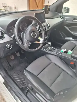 Mercedes-Benz B 180 B 180 Edition B