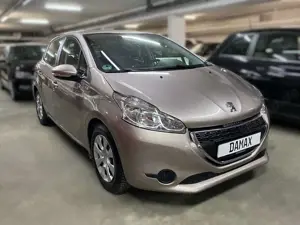 Peugeot 208 NAVI*TEMPOMAT*PDC Bild 2