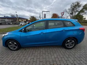 Hyundai i30 cw blue Trend Bild 3