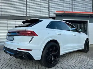 Audi RS Q8 4.0 TFSI MATRIX HUD BO PANO 23" Bild 2