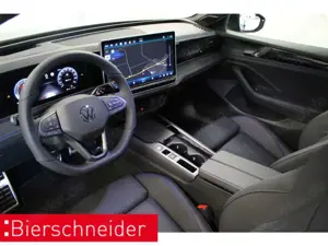 Volkswagen Passat Variant 2.0 TDI DSG 4Mo. 2x R-Line 19 AHK MATRIX PANO H/K Bild 5