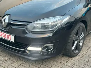 Renault Megane Coupe / Cabrio Luxe LEDER/KLIMAAUT/NAVI Bild 2