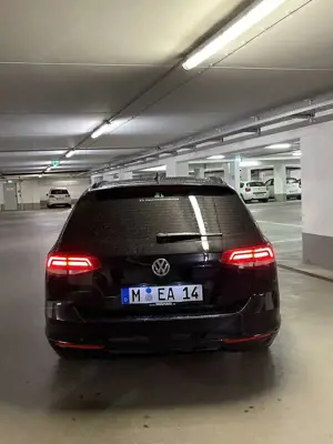 Volkswagen Passat Variant 1.6 TDI SCR DSG Comfortline Bild 2