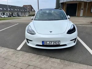 Tesla Model 3 Bild 3