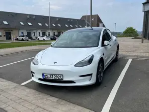 Tesla Model 3 Bild 1