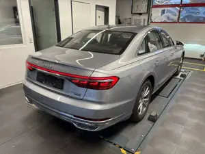 Audi A8 Bild 2
