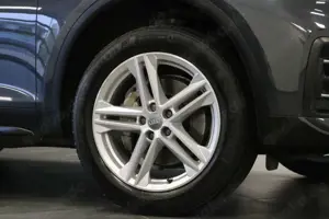 Audi Q5 40 TDI quattro basis/apple/ahk/pdc Bild 3