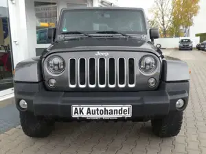 Jeep Wrangler Aut. Unlimited Sahara Dual-top Leder Bild 2