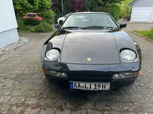 Porsche 928